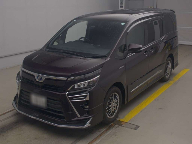 TOYOTA VOXY 2017