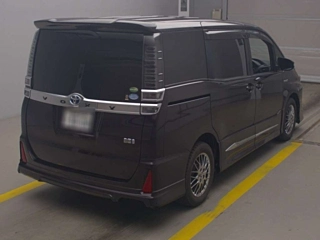 TOYOTA VOXY 2017