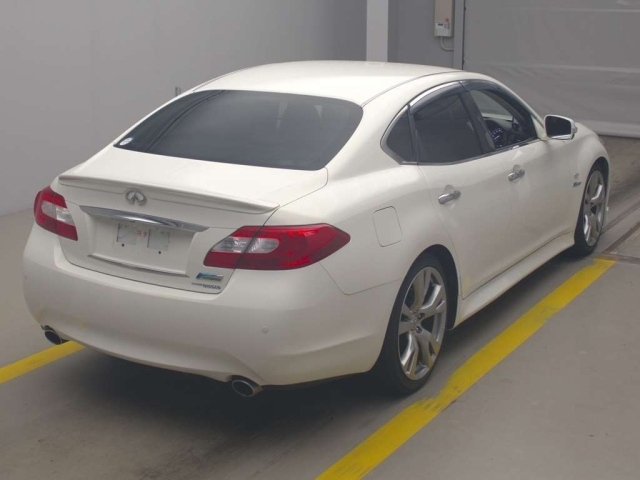 NISSAN FUGA 2012