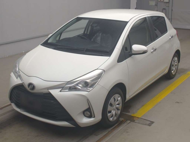 TOYOTA VITZ 2020