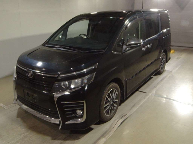 TOYOTA VOXY 2014
