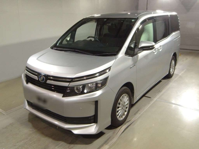 TOYOTA VOXY 2014