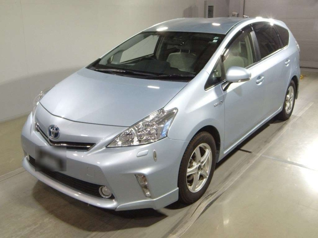 TOYOTA PRIUS ALPHA 2014