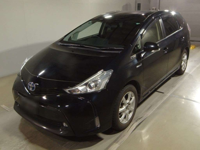 TOYOTA PRIUS ALPHA 2015