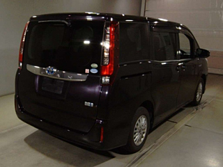 TOYOTA NOAH 2015