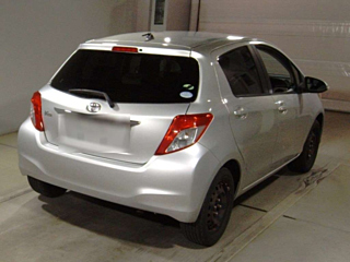 TOYOTA VITZ 2013