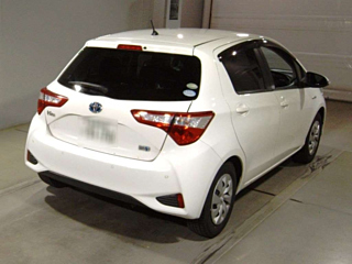 TOYOTA VITZ 2019