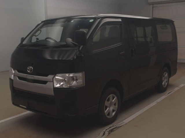 TOYOTA HIACE VAN 2019