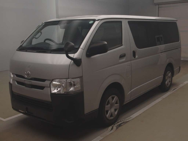 TOYOTA HIACE VAN 2020