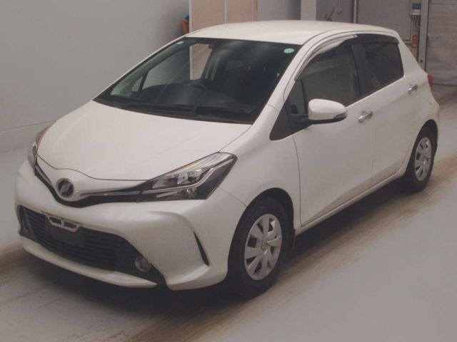 TOYOTA VITZ 2016