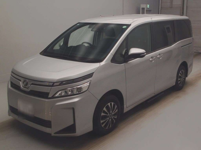 TOYOTA VOXY 2019