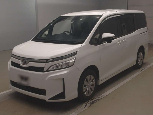 TOYOTA VOXY 2018