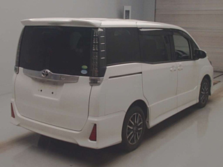 TOYOTA NOAH 2014
