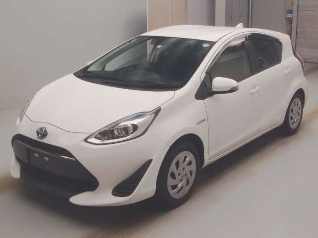 TOYOTA AQUA 2018