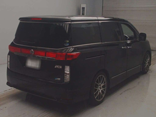 NISSAN ELGRAND 2010