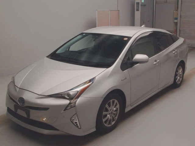 TOYOTA PRIUS 2017