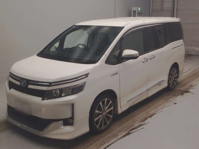 TOYOTA VOXY 2015