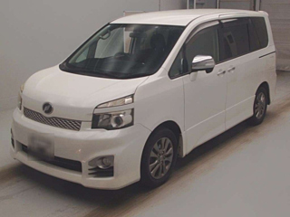 TOYOTA VOXY 2011