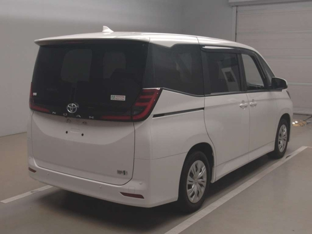 TOYOTA NOAH 2022