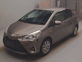 TOYOTA VITZ 2017