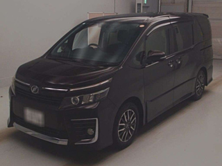 TOYOTA VOXY 2014