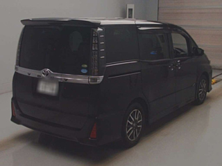 TOYOTA VOXY 2014