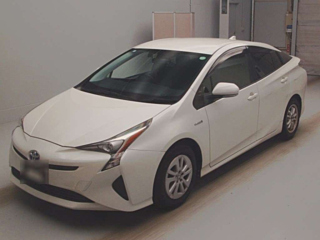 TOYOTA PRIUS 2016