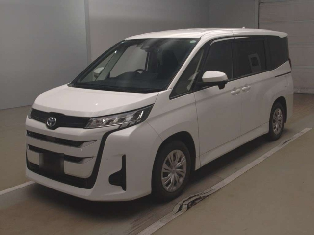 TOYOTA NOAH 2022