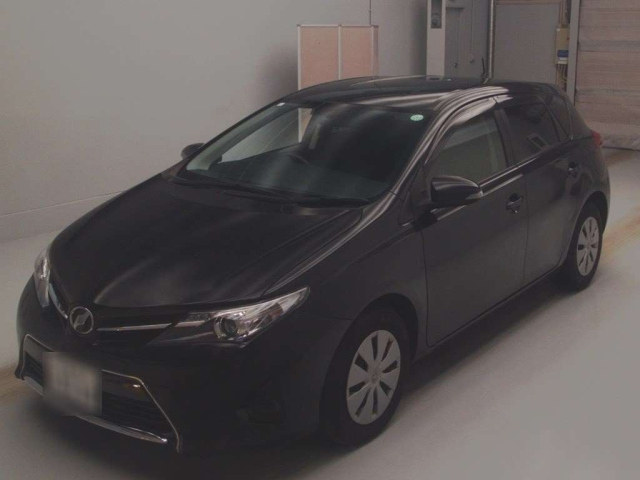 TOYOTA AURIS 2015