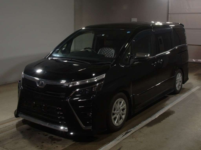 TOYOTA VOXY 2019