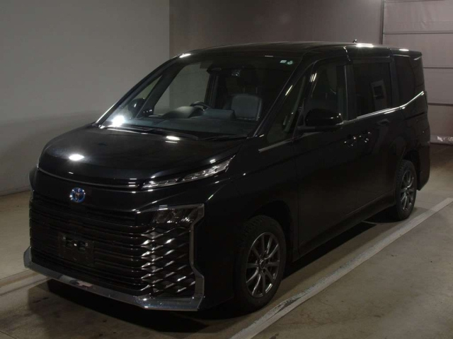 TOYOTA VOXY 2022