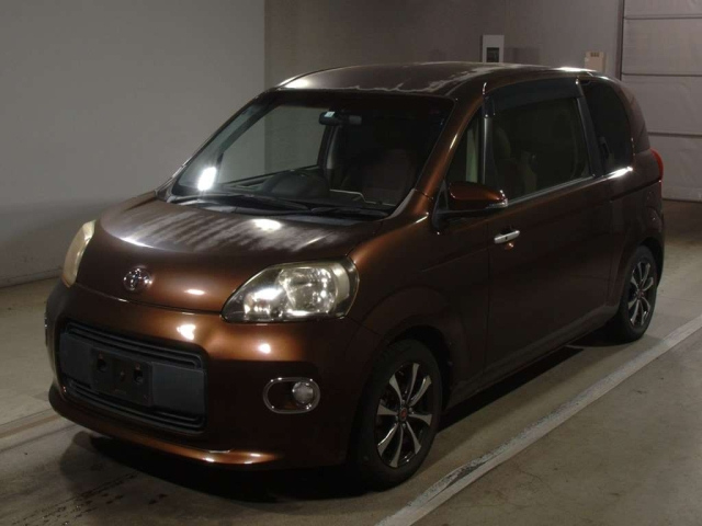 TOYOTA PORTE 2012
