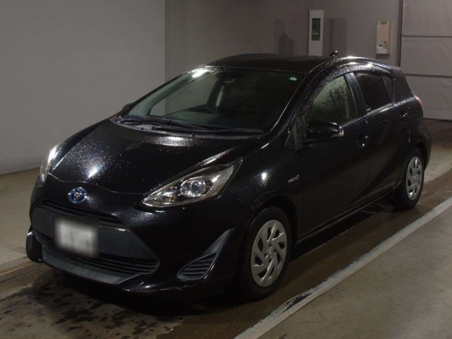 TOYOTA AQUA 2017