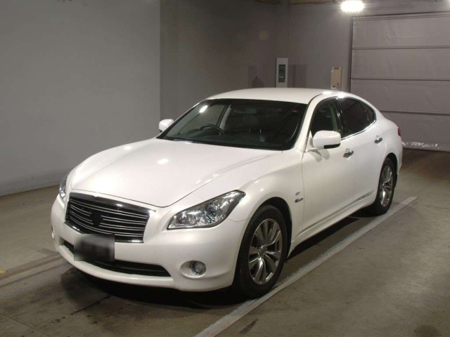 NISSAN FUGA 2013