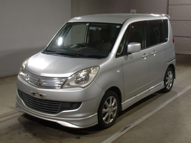 MITSUBISHI DELICA D2 2013