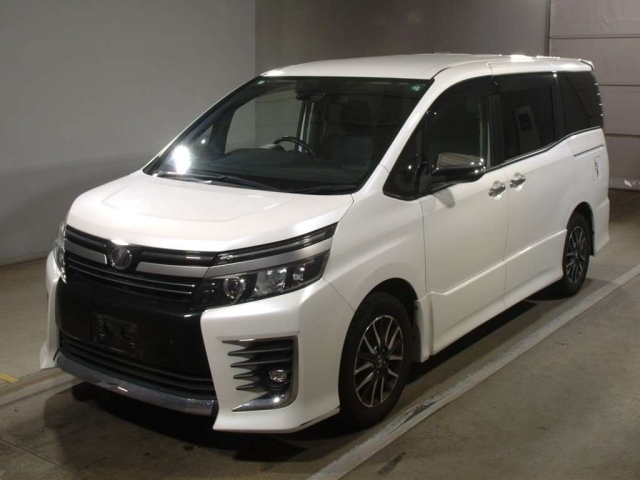 TOYOTA VOXY 2017