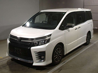 TOYOTA VOXY 2017