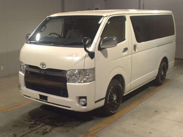 TOYOTA HIACE VAN