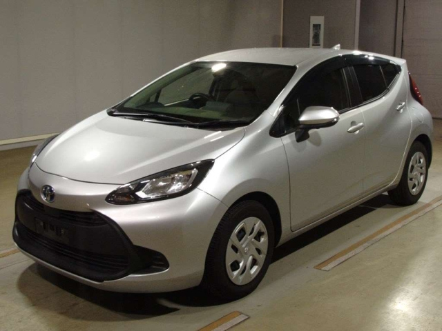 TOYOTA AQUA 2022