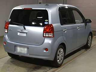 TOYOTA PORTE 2016