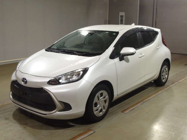 TOYOTA AQUA 2022