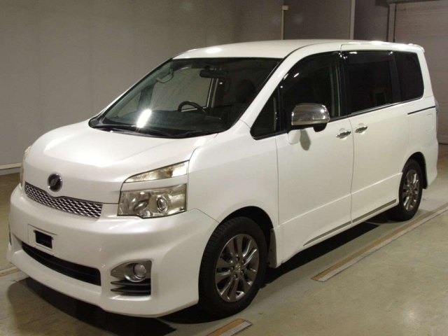 TOYOTA VOXY 2012