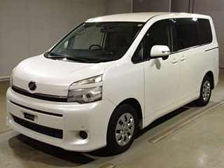 TOYOTA VOXY 2013