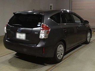 TOYOTA PRIUS ALPHA 2015