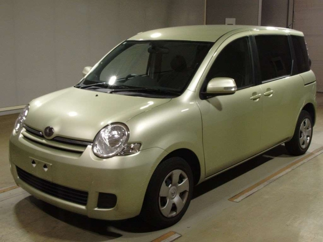 TOYOTA SIENTA 2010