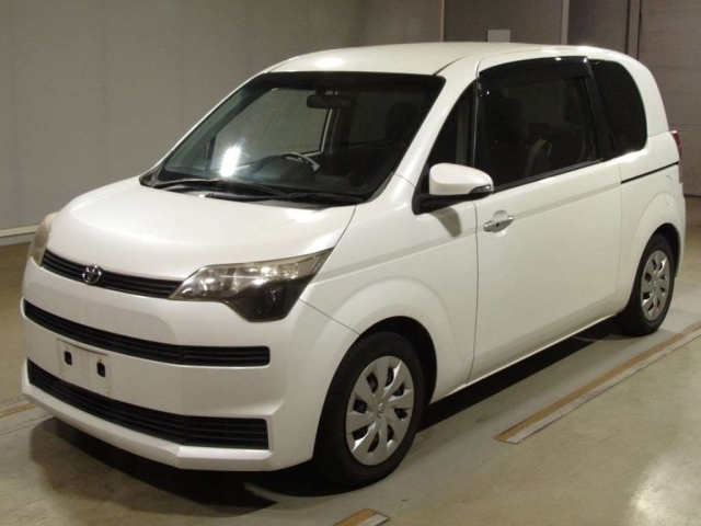 TOYOTA SPADE 2013