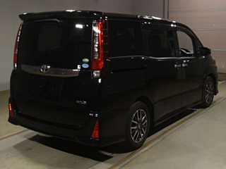 TOYOTA NOAH 2017