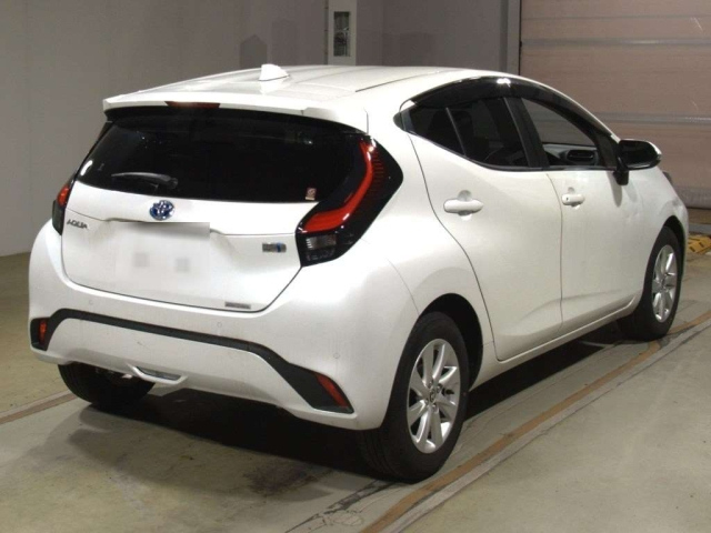 TOYOTA AQUA 2022