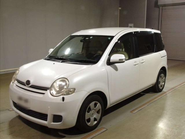 TOYOTA SIENTA 2010