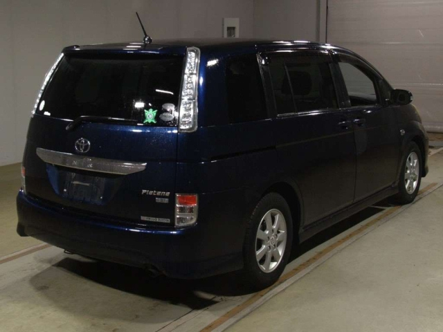 TOYOTA ISIS 2012